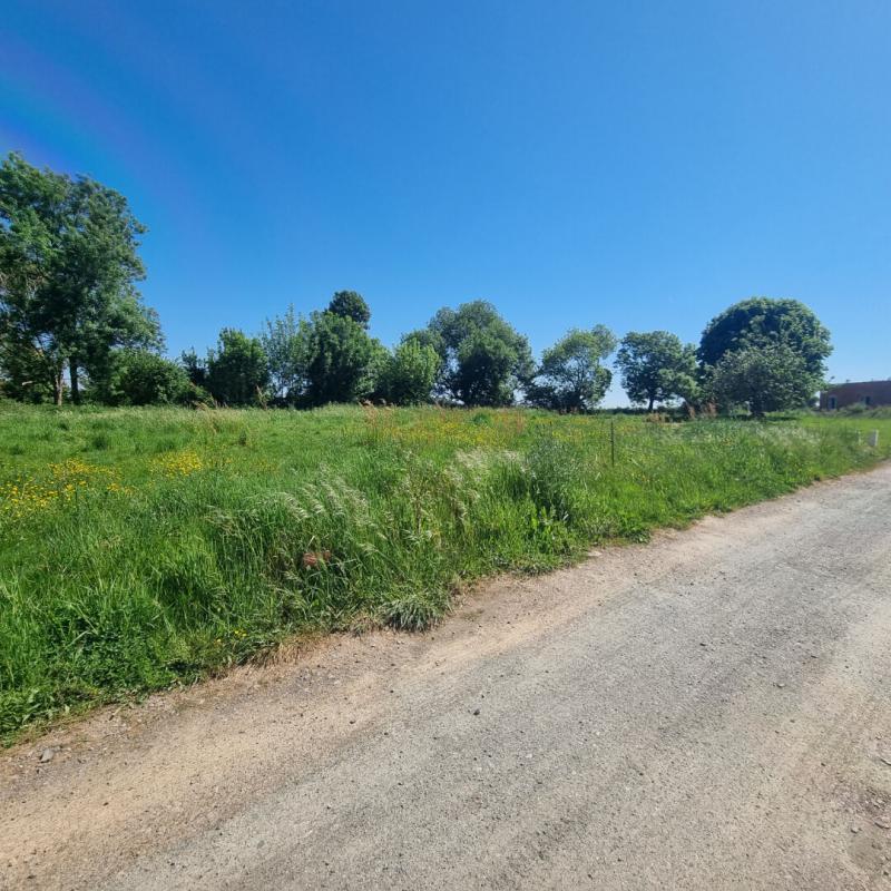 Terrain constructible - 681 m²