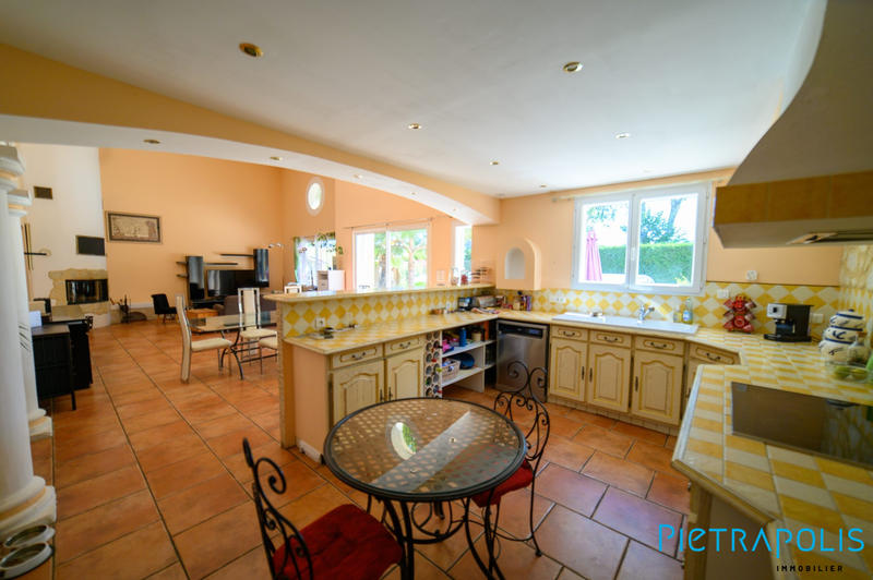 Maison - 140 m² - 5 pièces