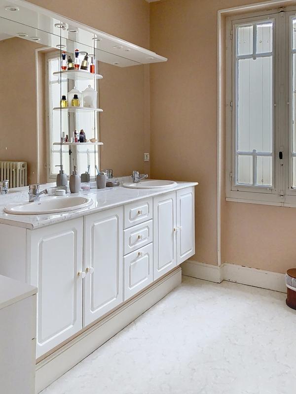 Maison - 300 m² - 12 pièces