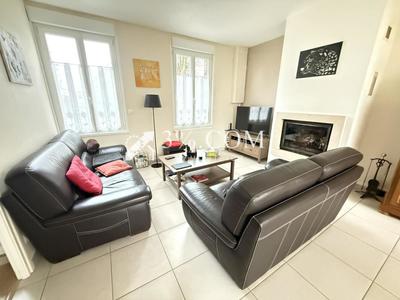 Maison - 130 m² - 6 pièces