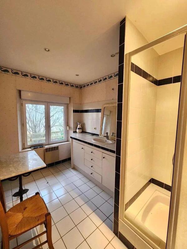 Maison - 280 m² - 11 pièces