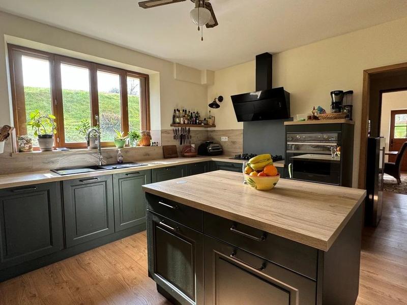 Maison - 180 m² - 7 pièces