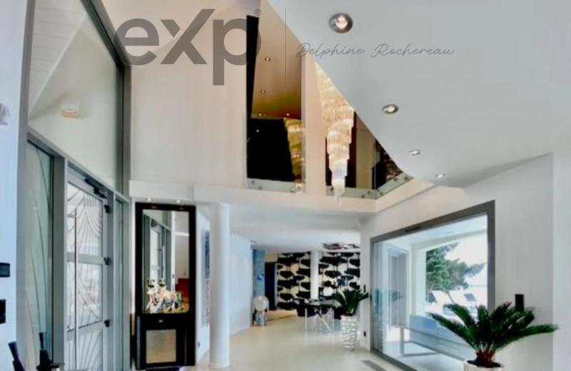 Propriété - 442 m² - 8 pièces