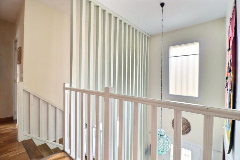 Maison - 241 m² - 8 pièces