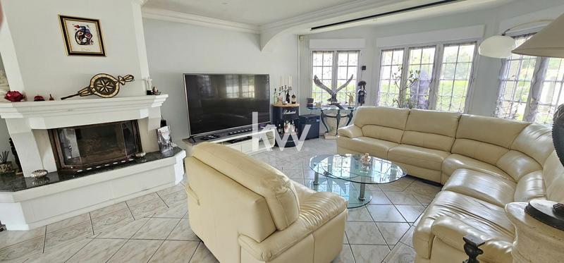 Propriété - 265 m² - 8 pièces