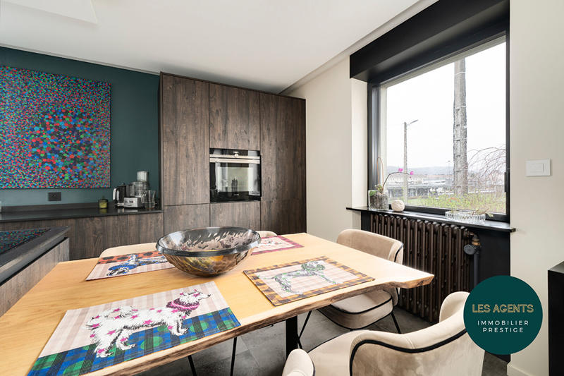 Maison - 278 m² - 11 pièces