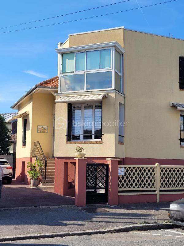 Maison traditionnelle - 125 m² - 5 pièces