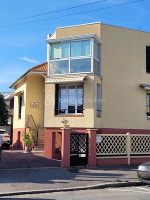 Maison traditionnelle - 125 m² - 5 pièces