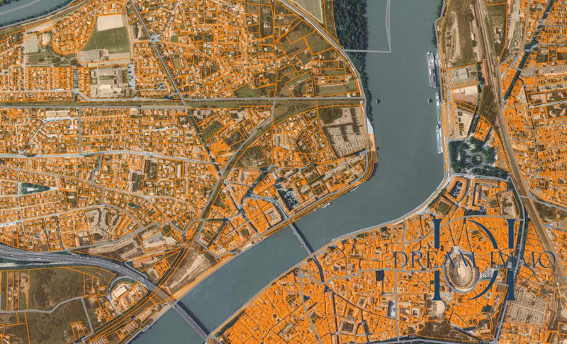 Maison - 367 m² - 13 pièces