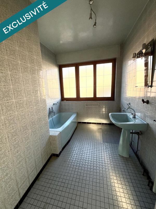 Maison - 240 m² - 8 pièces