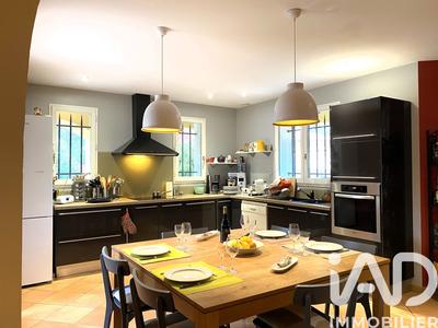 Maison - 204 m² - 7 pièces