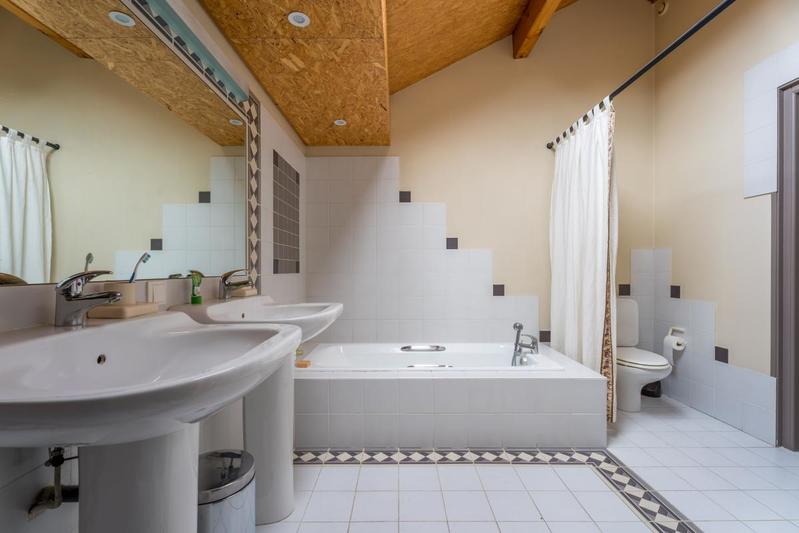 Maison - 272 m² - 5 pièces