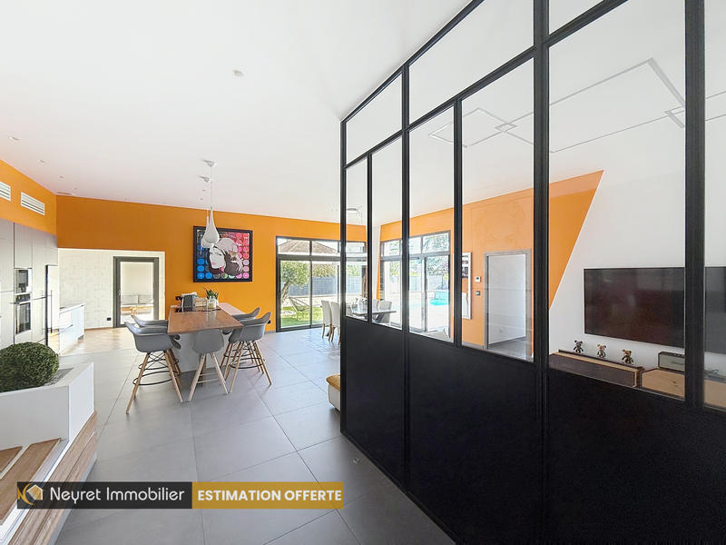 Villa - 226 m² - 8 pièces