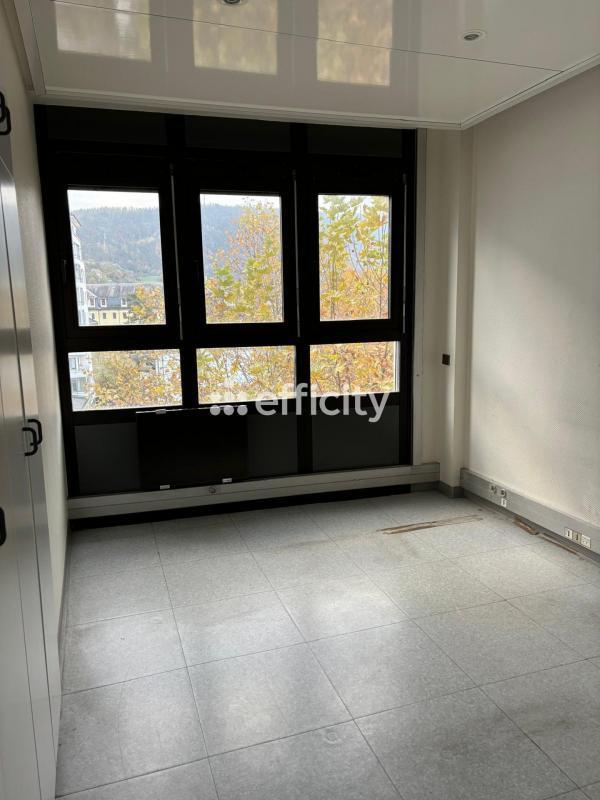 Bureau - 189 m² - 9 pièces