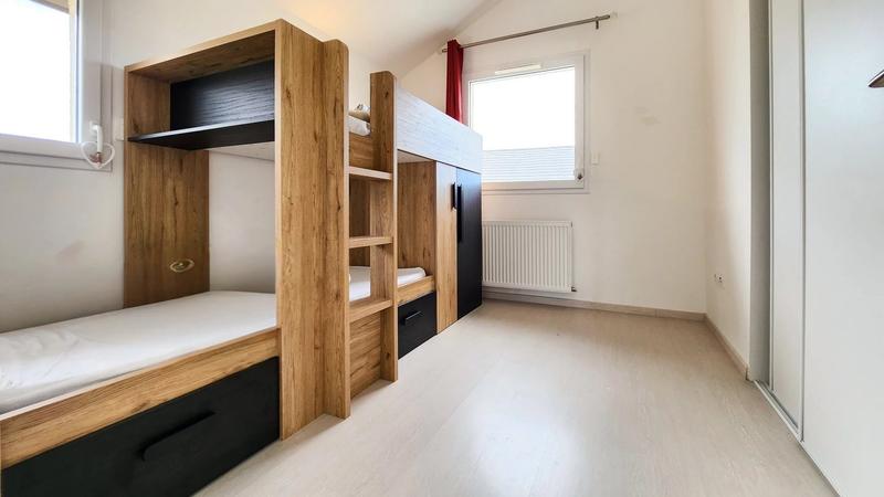 Maison - 93 m² - 4 pièces