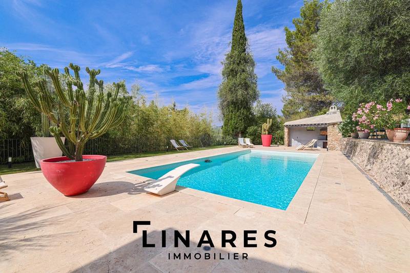 Villa - 320 m² - 5 pièces