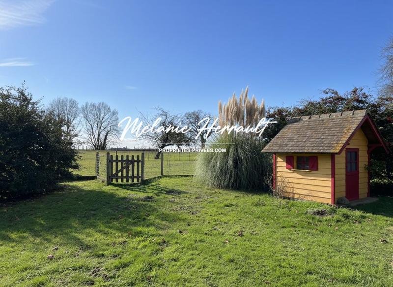 Maison - 225 m² - 9 pièces