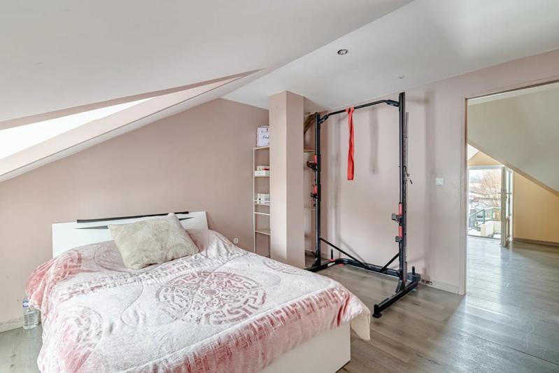 Maison - 200 m² - 5 pièces