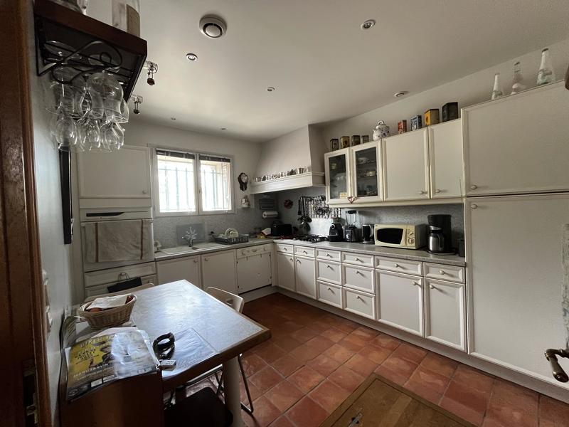 Maison - 255 m² - 9 pièces