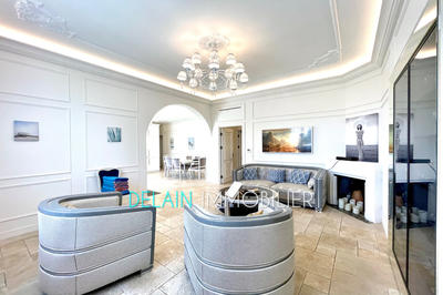 Villa - 220 m² - 11 pièces