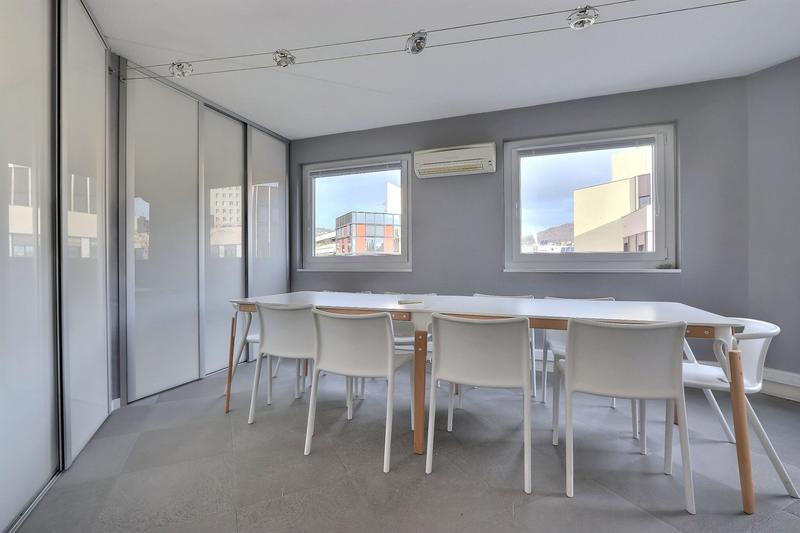 Local d'activités - 403 m²