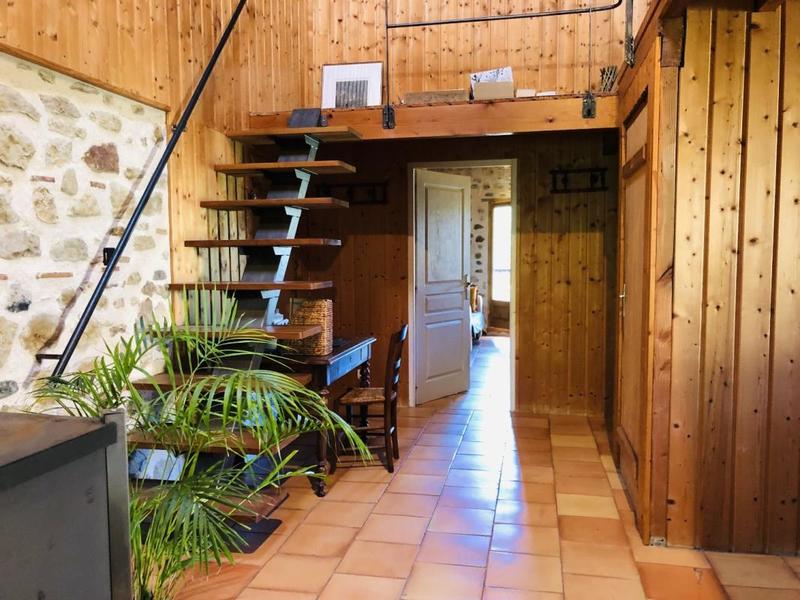 Corps de ferme - 200 m² - 6 pièces