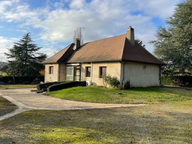 Maison traditionnelle - 185 m² - 8 pièces