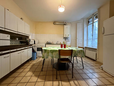 Maison - 151 m² - 10 pièces