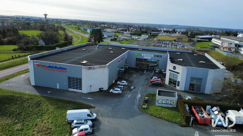 Local commercial - 1 127 m²