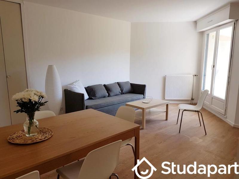Appartement - 93 m² - 5 pièces