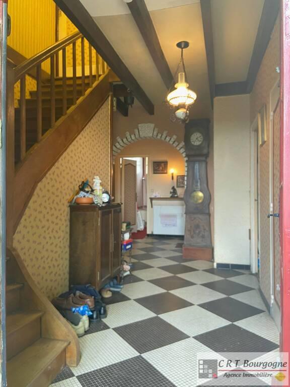 Maison - 196 m² - 7 pièces