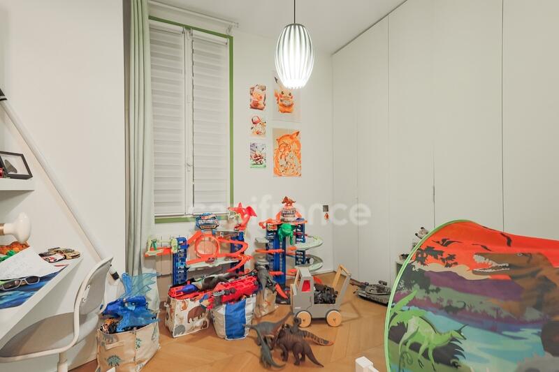 Appartement - 175 m² - 6 pièces