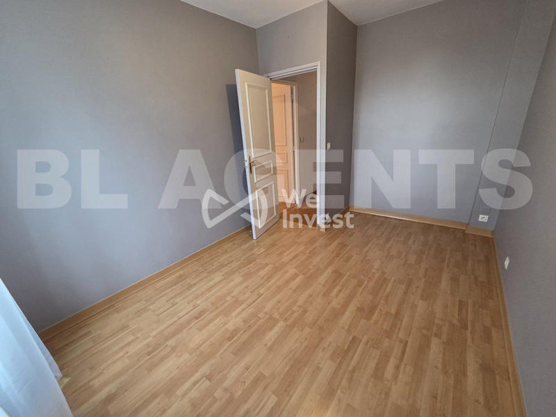 Maison - 202 m² - 8 pièces