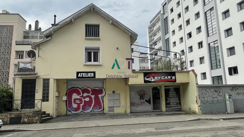 Maison - 246 m² - 8 pièces