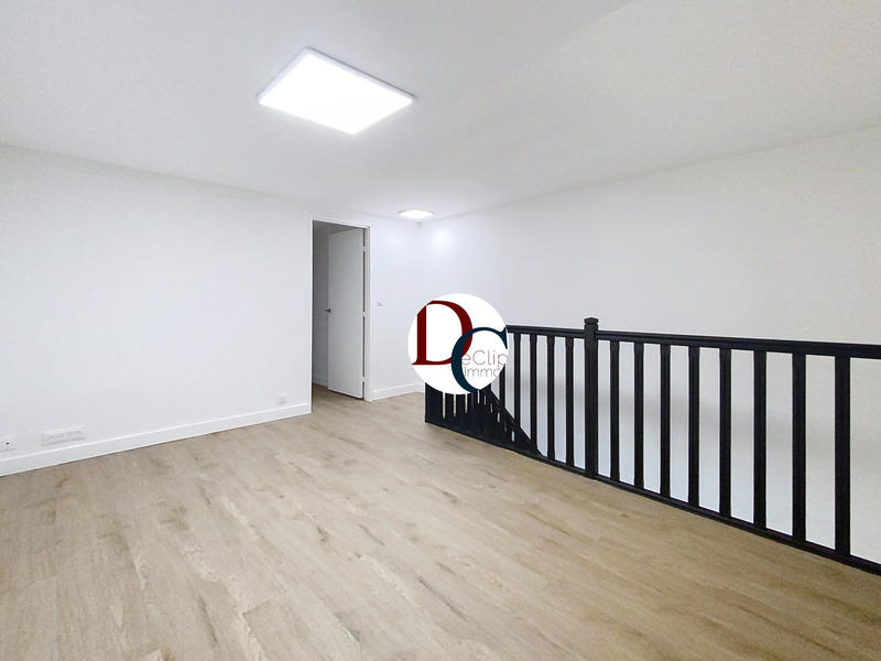 Bureau - 131 m² - 8 pièces