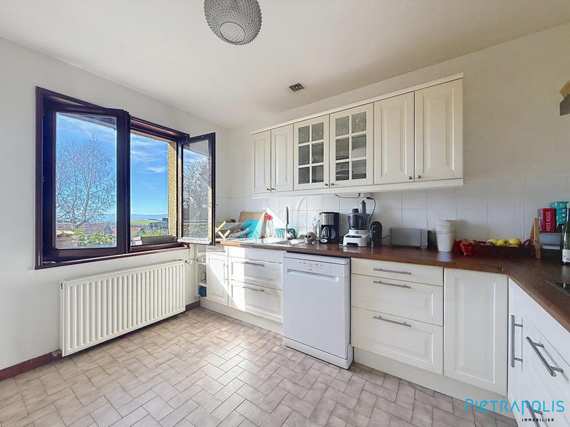 Maison - 92 m² - 5 pièces