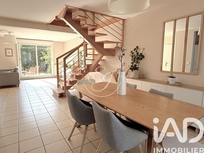 Maison - 107 m² - 6 pièces