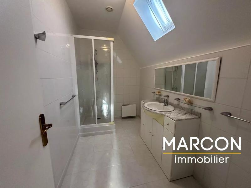 Propriété - 174 m² - 11 pièces