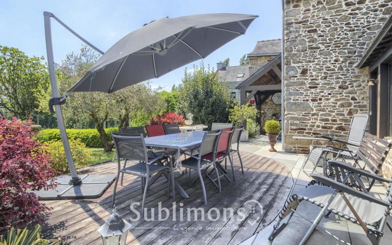 Maison - 231 m² - 9 pièces