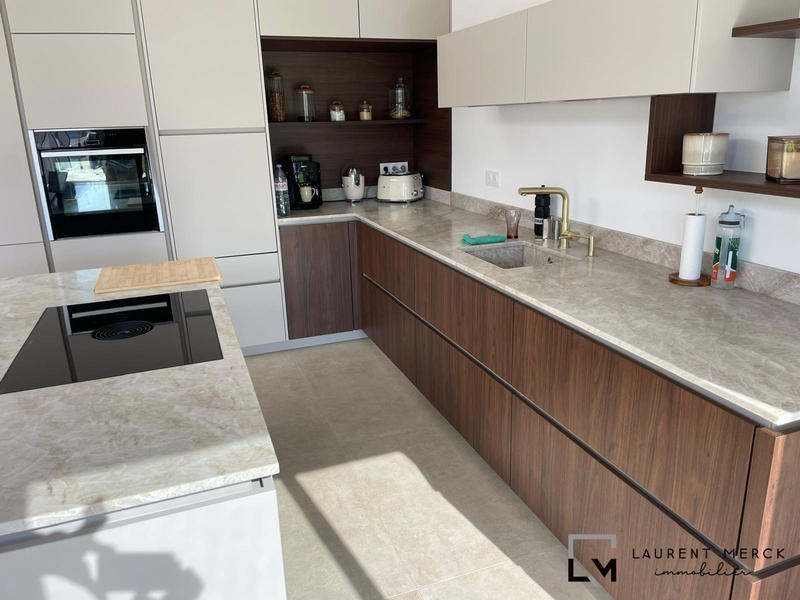 Maison - 200 m² - 7 pièces