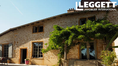 Demeure - 225 m² - 8 pièces