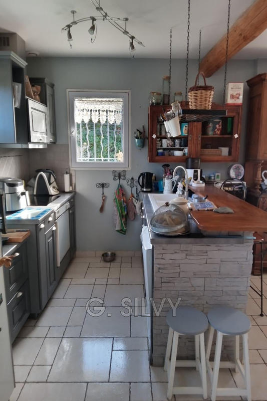 Maison - 102 m² - 4 pièces