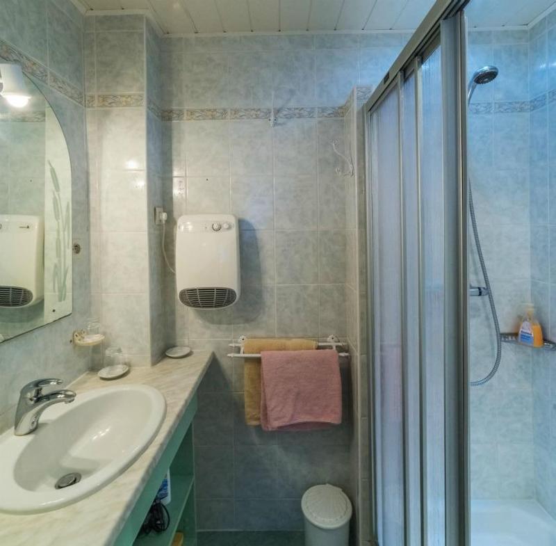 Maison - 1 000 m² - 25 pièces