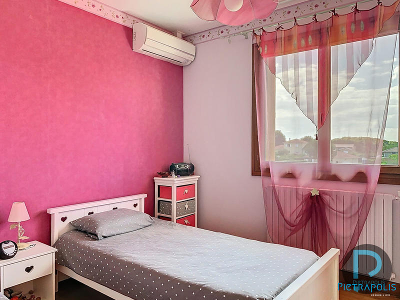 Maison - 202 m² - 6 pièces