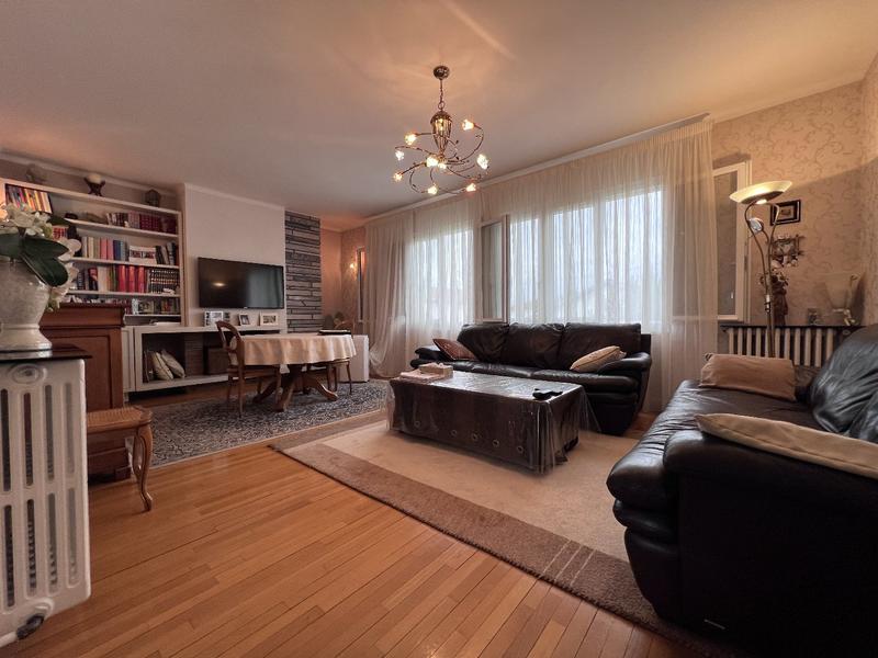 Maison - 174 m² - 7 pièces