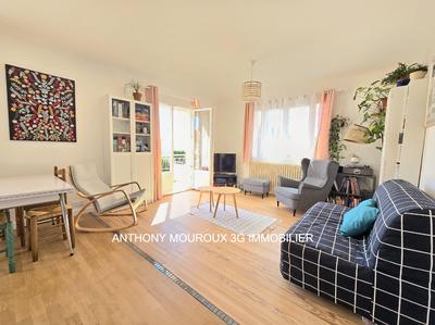 Maison - 94 m² - 5 pièces