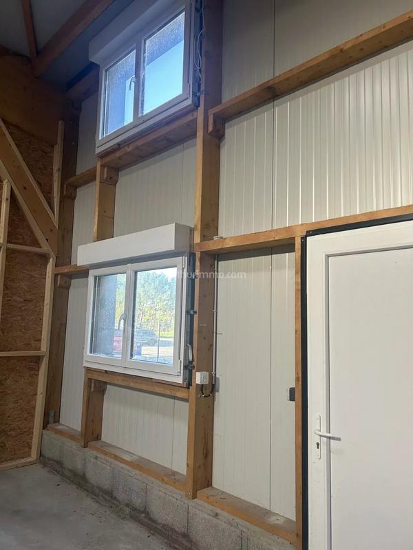 Bureau - 266 m² - 1 pièce