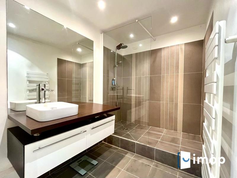 Studio - 50 m² - 2 pièces