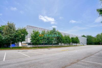 Entrepôt - 6 903 m²