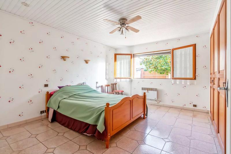 Maison - 265 m² - 9 pièces